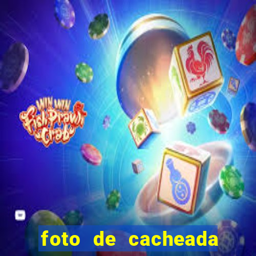 foto de cacheada no espelho